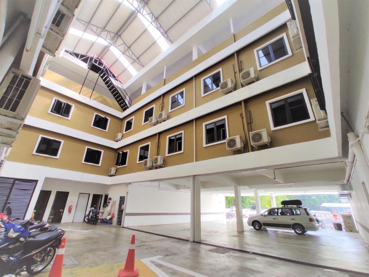 Apple Suites Hotel Sitiawan Exteriör bild
