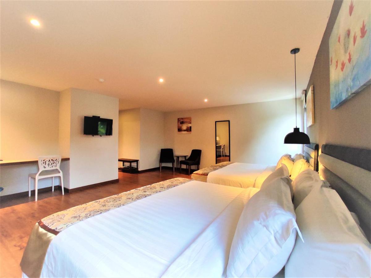 Apple Suites Hotel Sitiawan Exteriör bild