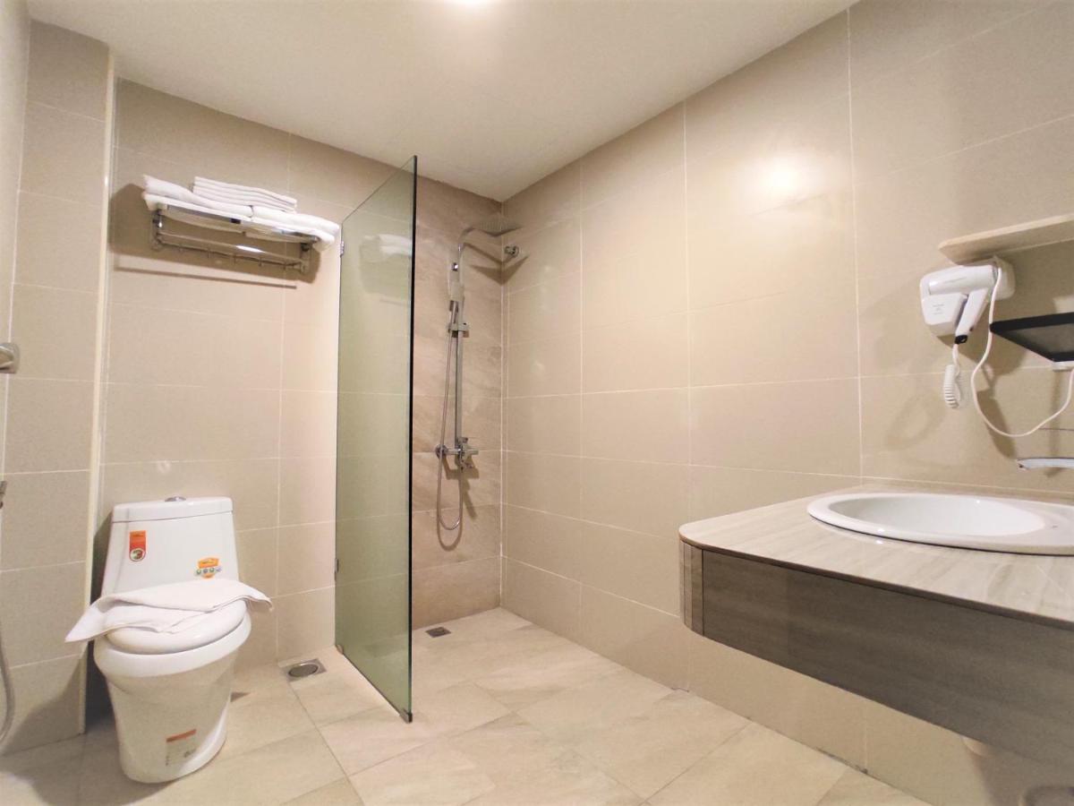 Apple Suites Hotel Sitiawan Exteriör bild