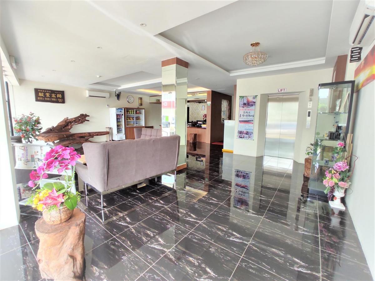 Apple Suites Hotel Sitiawan Exteriör bild