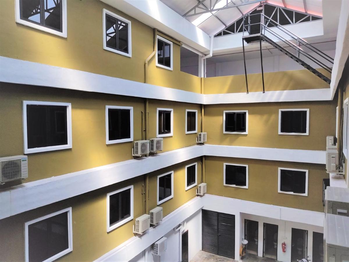 Apple Suites Hotel Sitiawan Exteriör bild