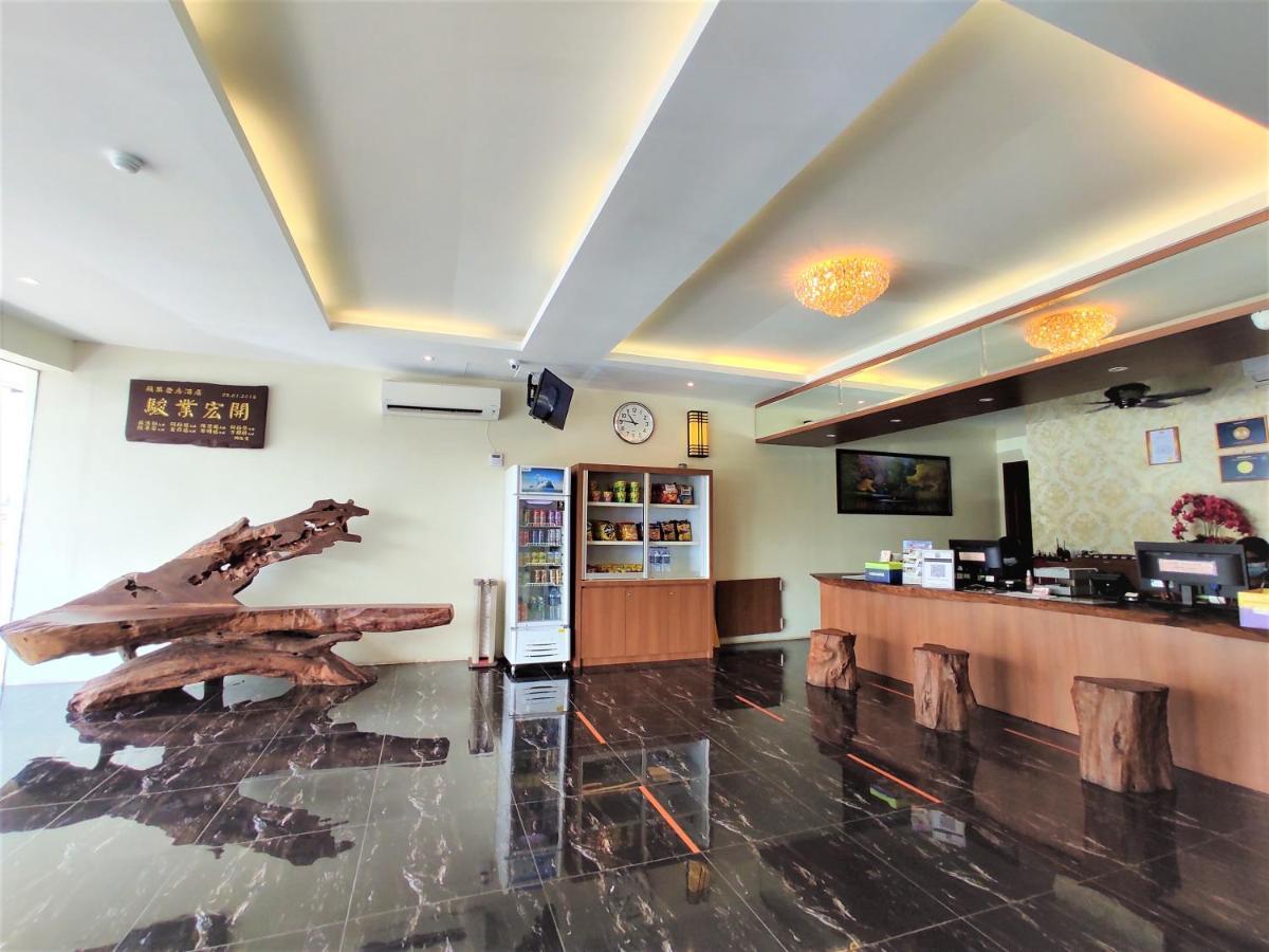 Apple Suites Hotel Sitiawan Exteriör bild