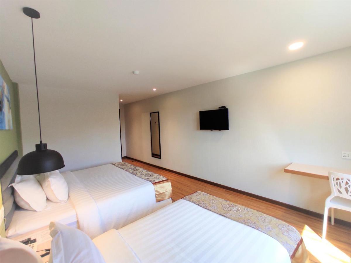 Apple Suites Hotel Sitiawan Exteriör bild