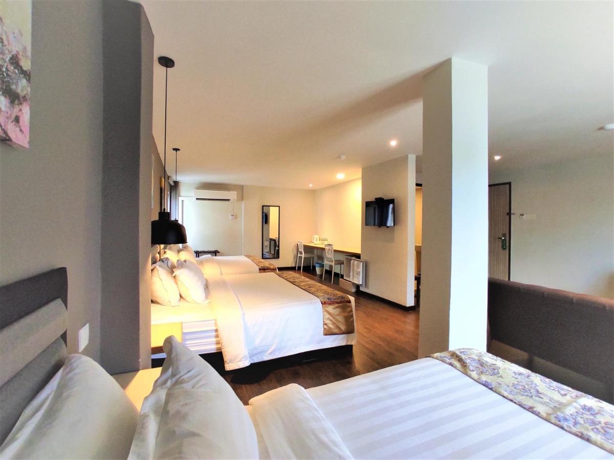 Apple Suites Hotel Sitiawan Exteriör bild
