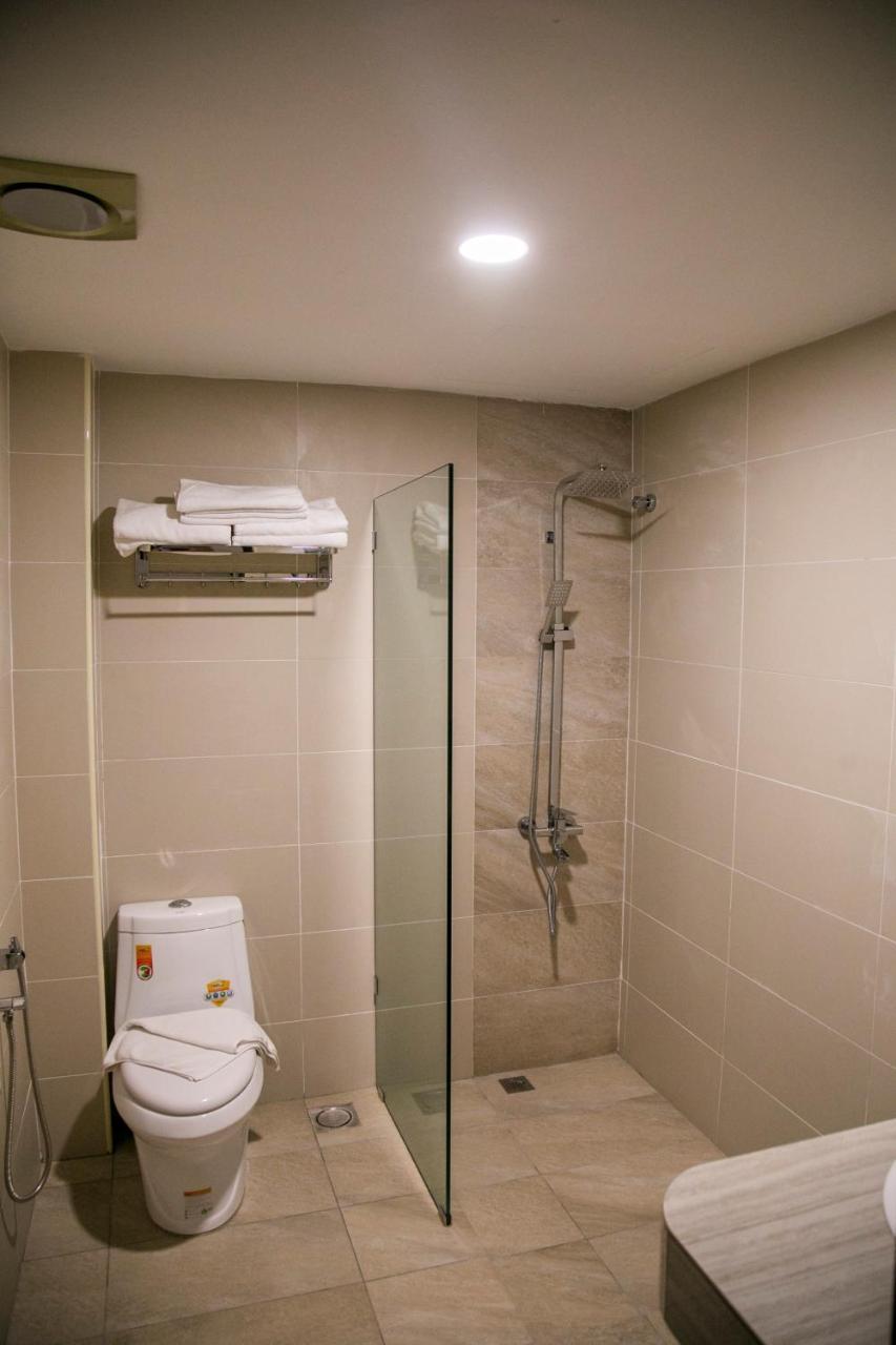 Apple Suites Hotel Sitiawan Exteriör bild
